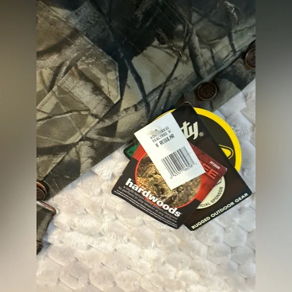 NEWW  Liberty Realtree HARDWOOD Camo Overalls Sz 8 Youth - Picture 3 of 5